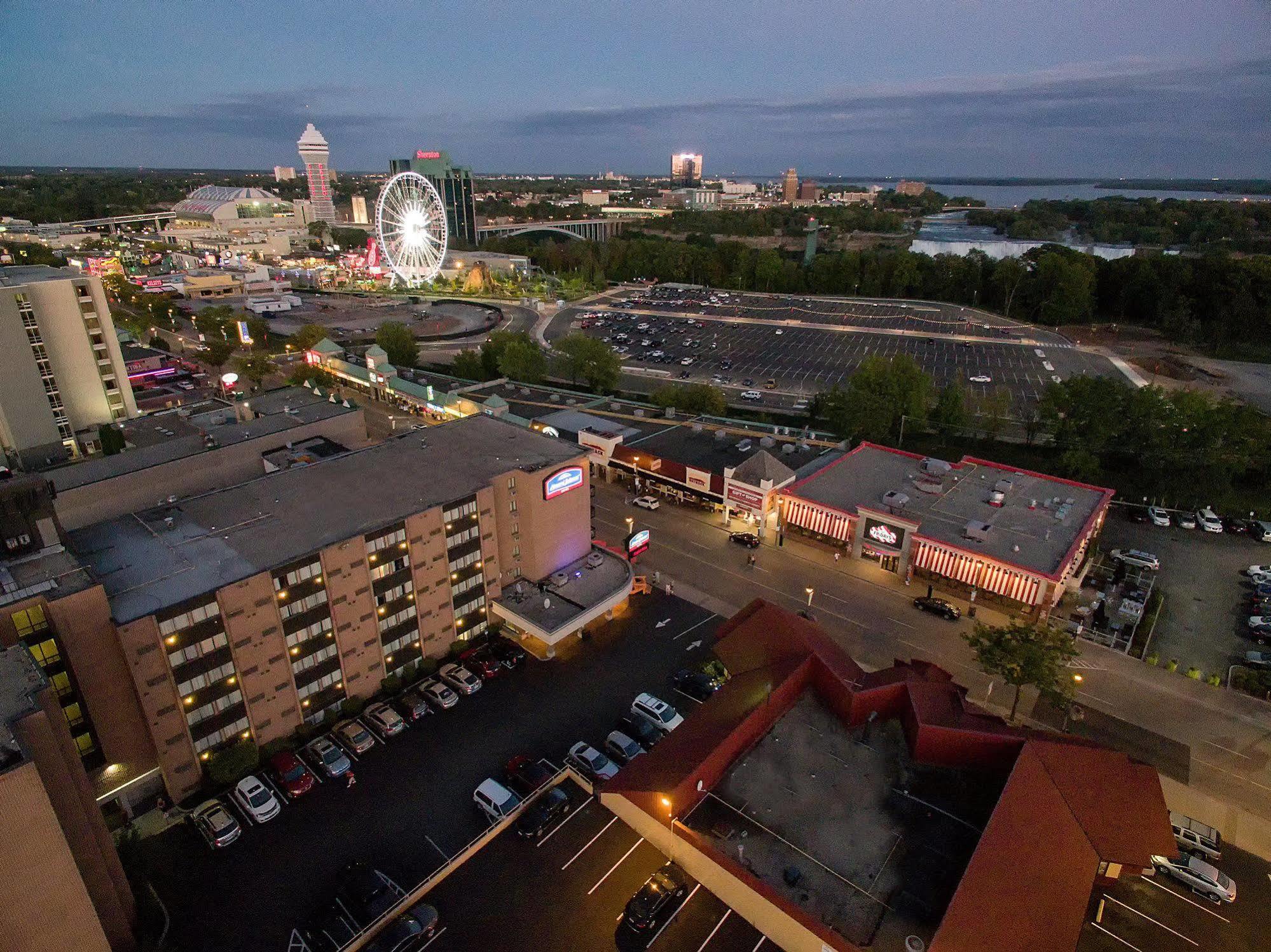Howard Johnson Plaza By Wyndham By The Falls Niagara Falls Luaran gambar